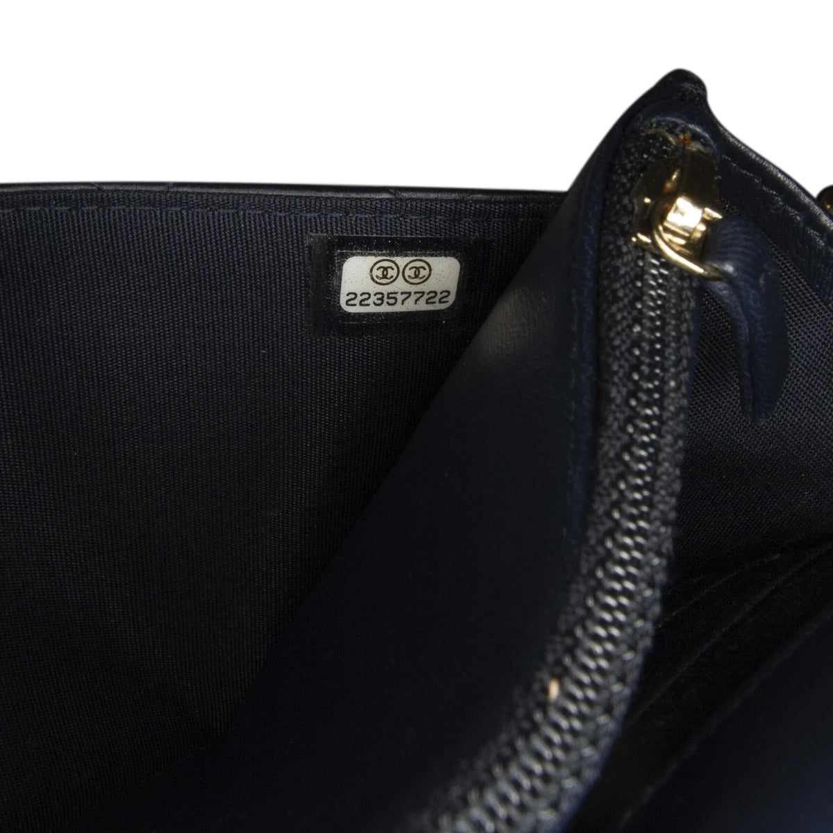 Pre-Owned Authenticated Chanel Boy Wallet On Chain Lambskin Leather Blue Crossbody Bag Unisex (Good)